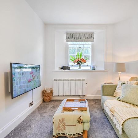 Tramontane Apartment At Hesketh Crescent Torquay Kültér fotó