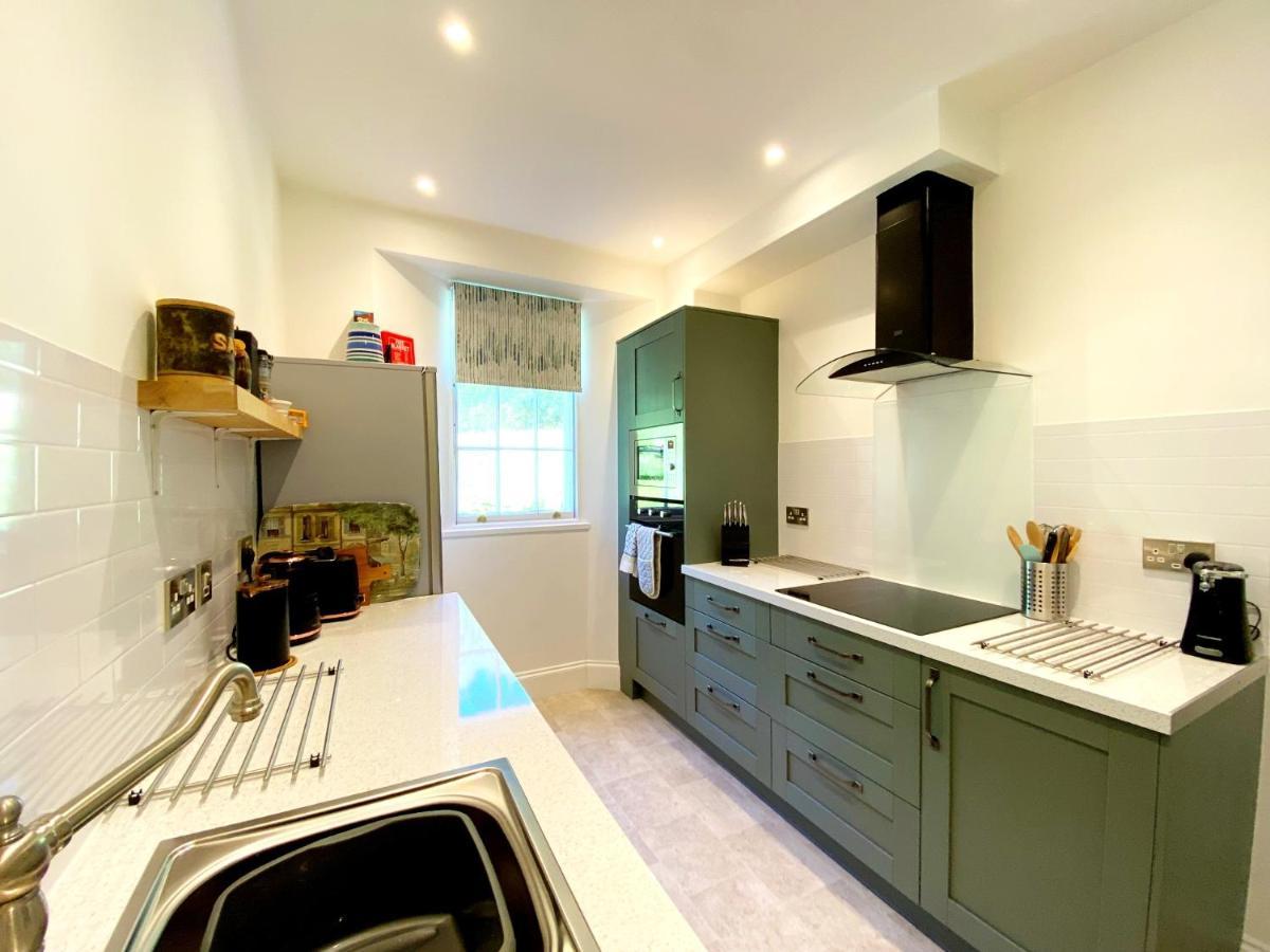 Tramontane Apartment At Hesketh Crescent Torquay Kültér fotó