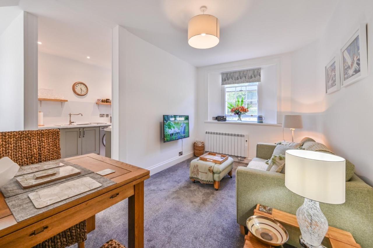 Tramontane Apartment At Hesketh Crescent Torquay Kültér fotó